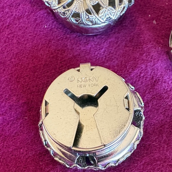 Elegant Silver Nony Button covers - Picture 3 of 3